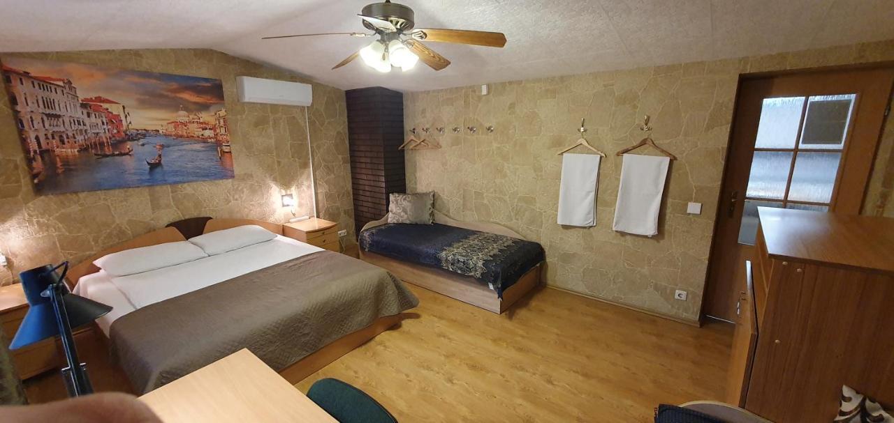Aparthotel 4 ,, Cosy House Billiard " - Sauna & Parking Kaunas Eksteriør billede